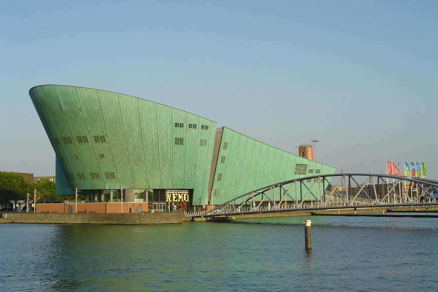 Museo de Ciencias NEMO: entradas, horarios y acceso eficiente